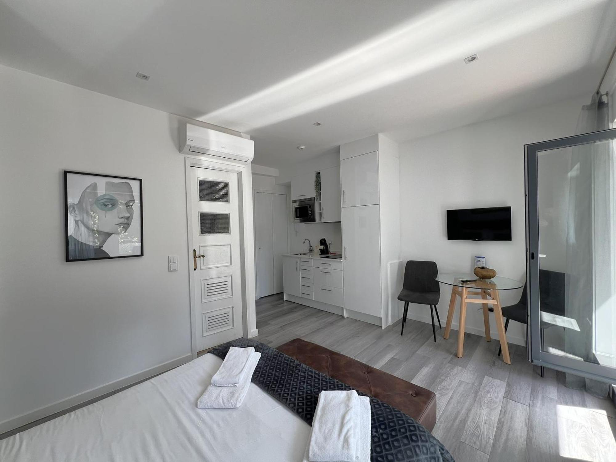 Almada Studios & Suites ポルト エクステリア 写真