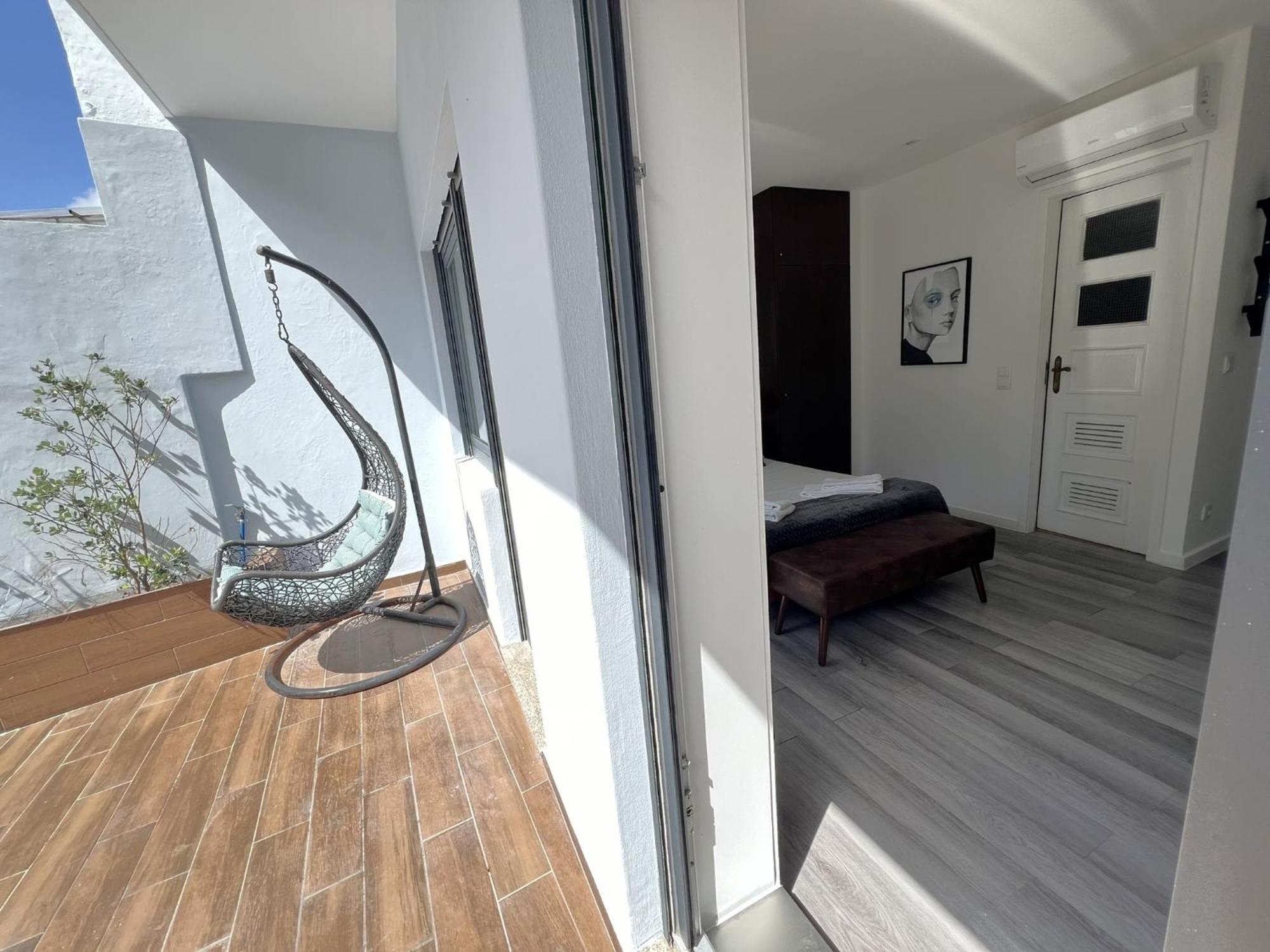 Almada Studios & Suites ポルト エクステリア 写真